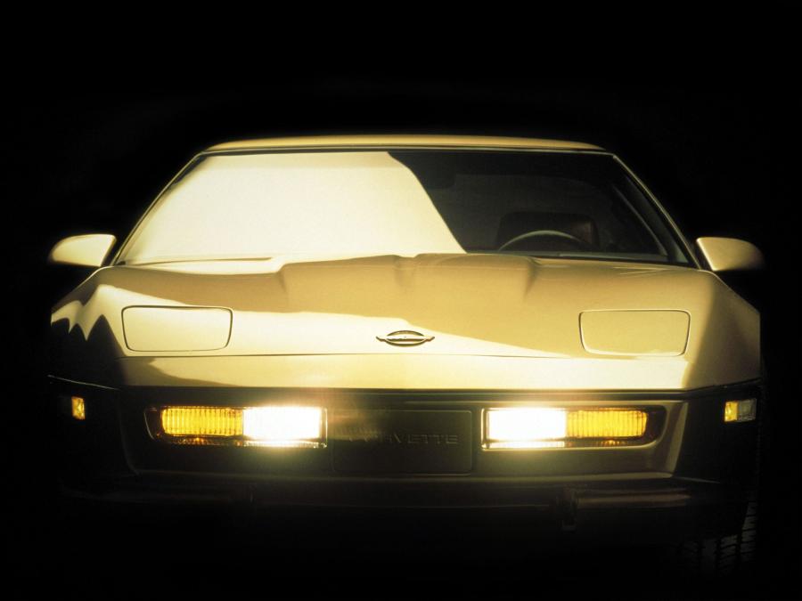  Chevrolet Corvette Coupe 1983 года  (фото 14 из 26)